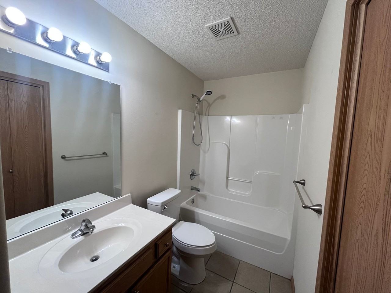 1309 W Lotus St - Photo 6 of 9