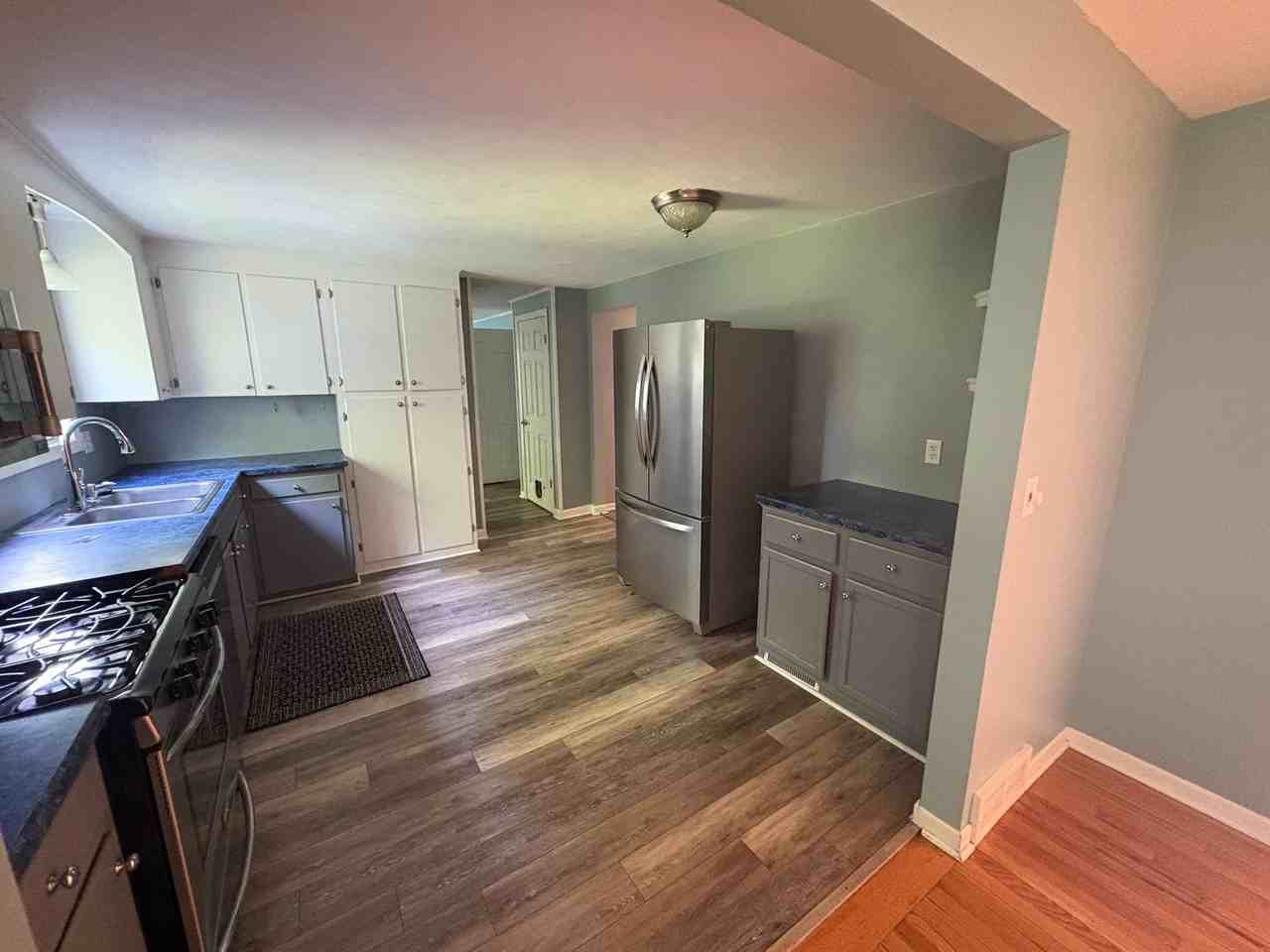 5250 Longridge Rd - Photo 6 of 19