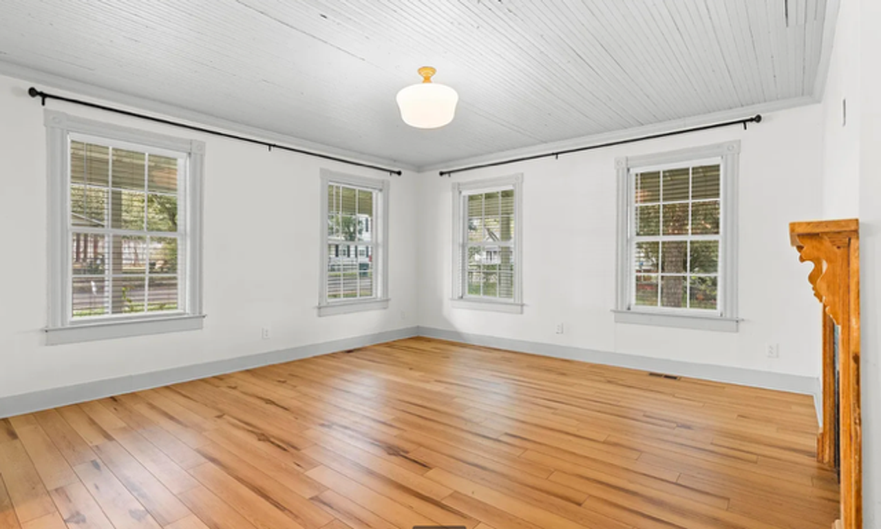 3305 Bradley St Sw - Photo 3 of 26