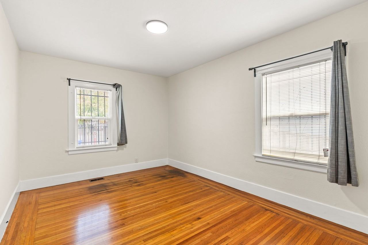 3318 Maple Ave Frnt - Photo 7 of 21