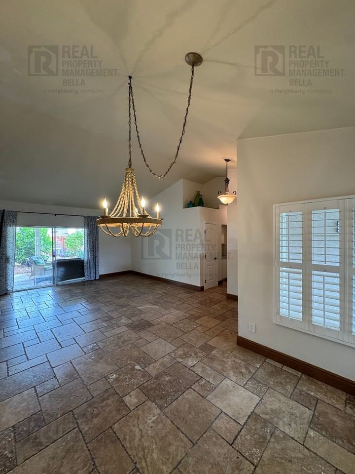 16517 Mountain St - Photo 5 of 42