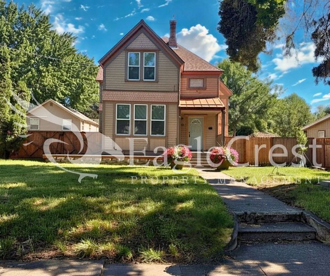 532 Washington St - Photo 2 of 19