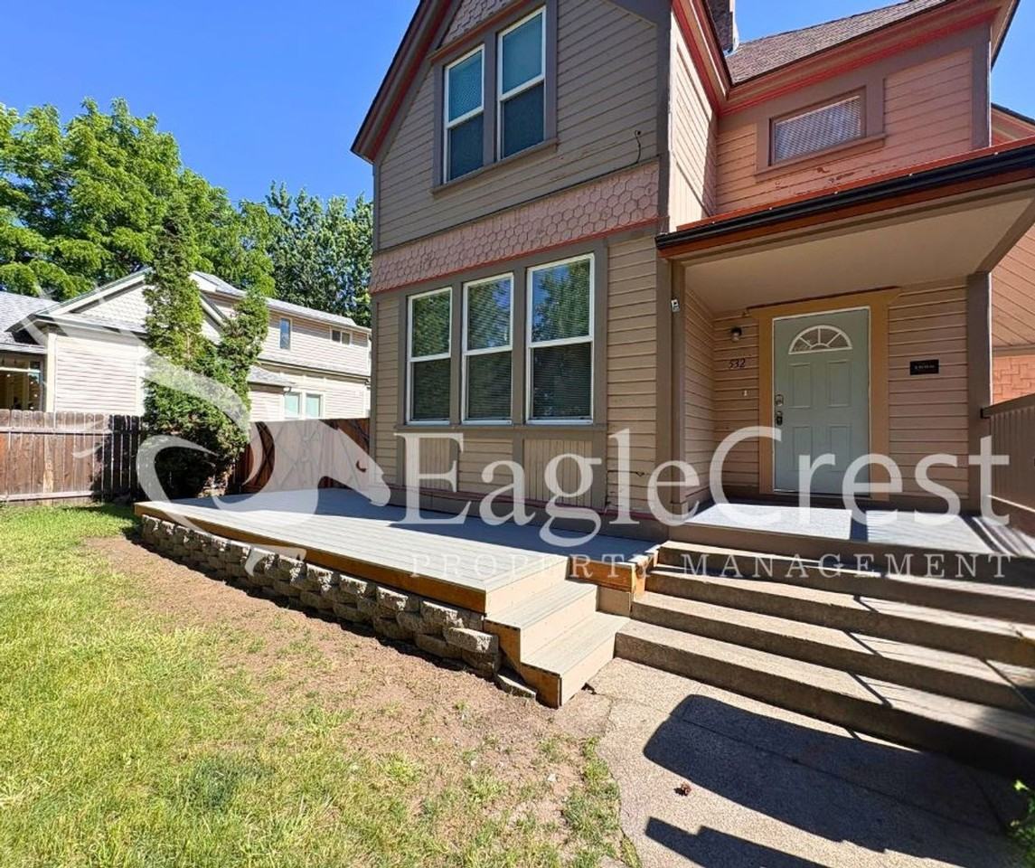532 Washington St - Photo 4 of 19