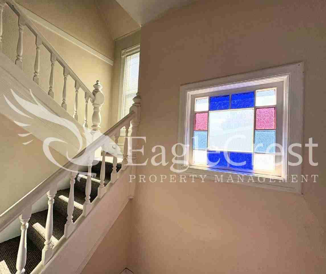 532 Washington St - Photo 5 of 19