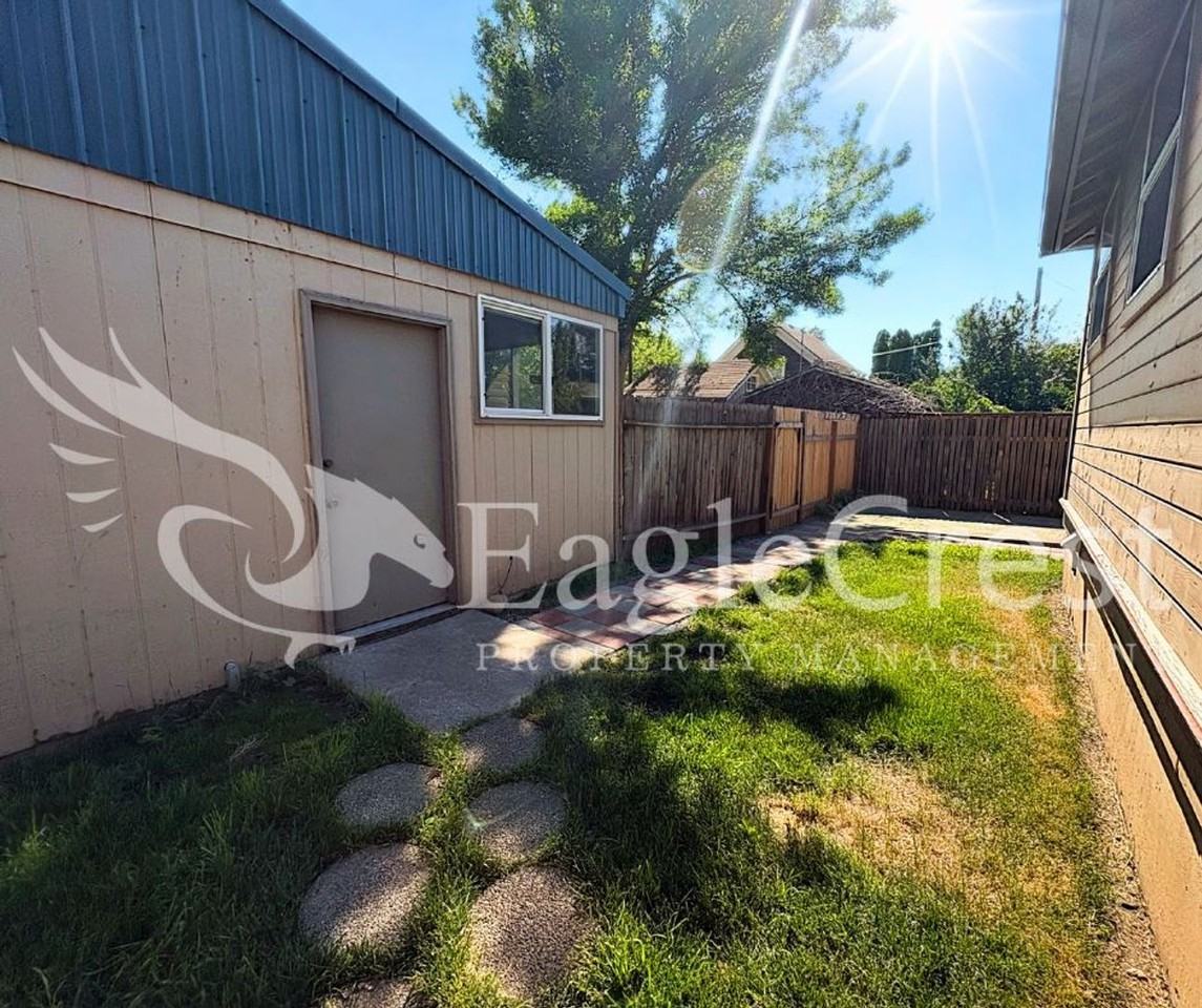 532 Washington St - Photo 7 of 19