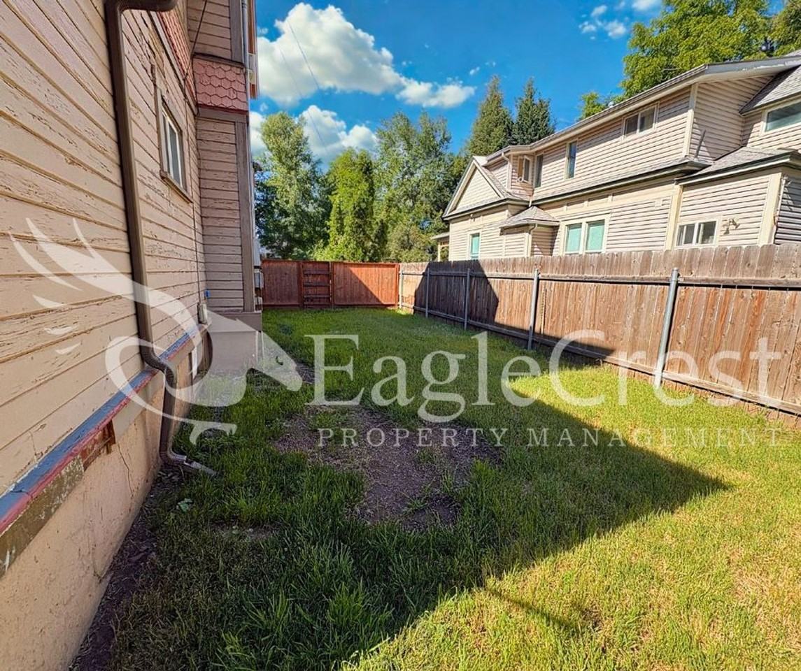 532 Washington St - Photo 7 of 50