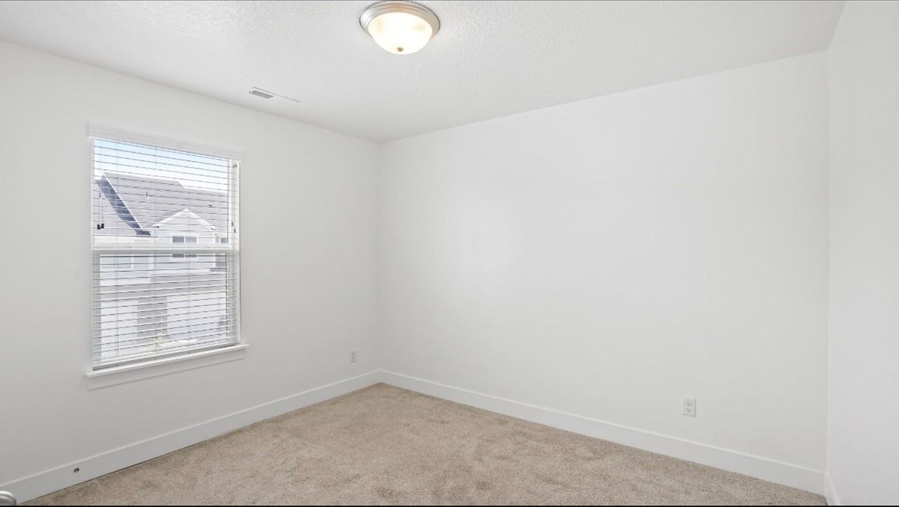 3988 W 1650 N - Photo 3 of 23