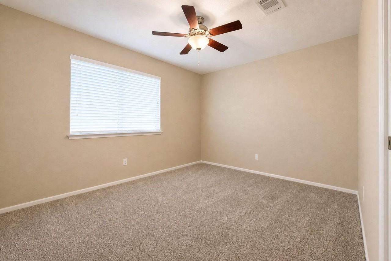 1105 Green Meadow Dr - Photo 2 of 20
