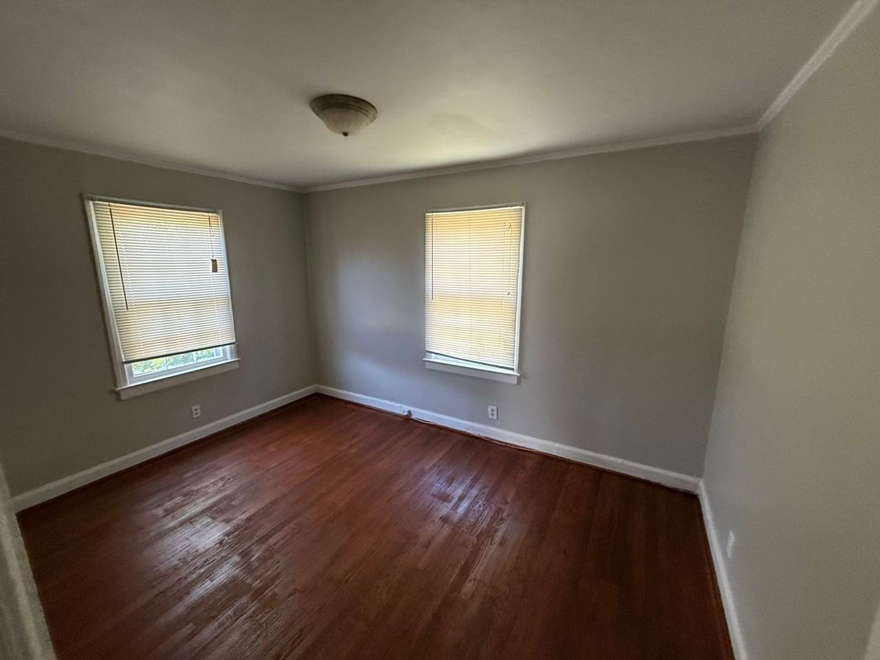 305 N State St - Photo 3 of 11