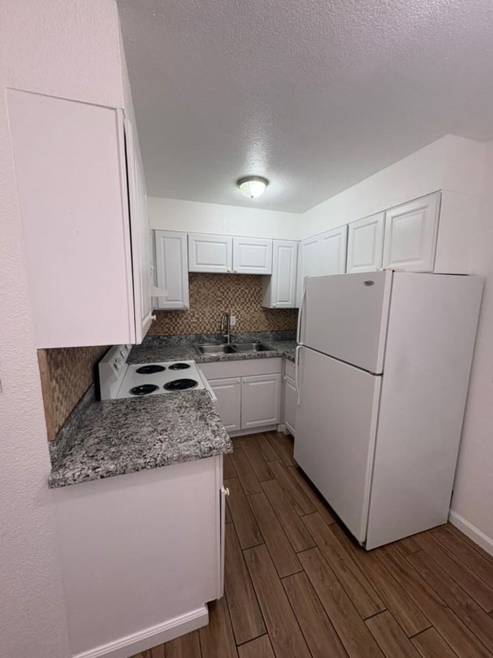 408 Highland Ave - Photo 2 of 8