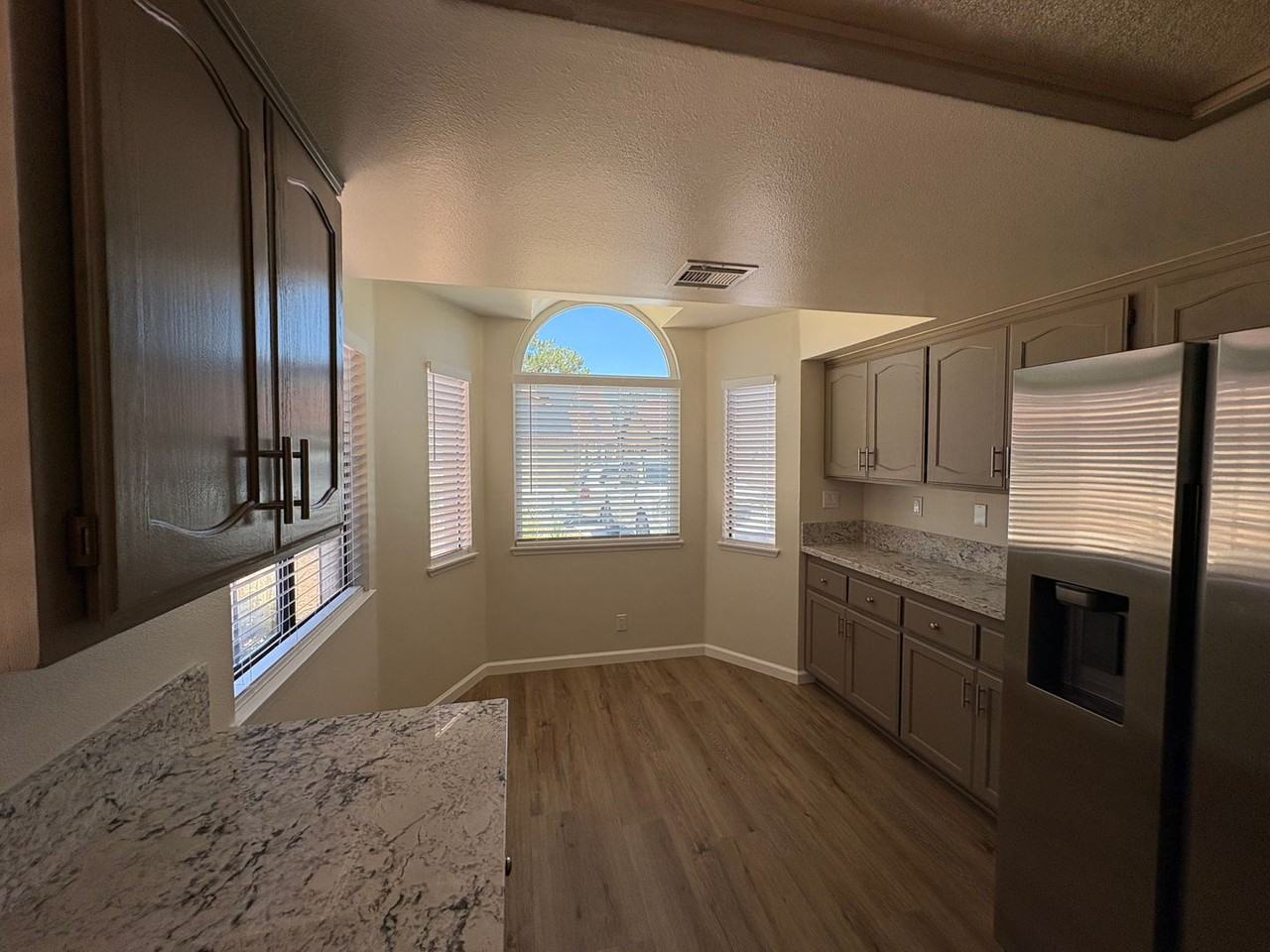 11630 Pepper Ln - Photo 4 of 14
