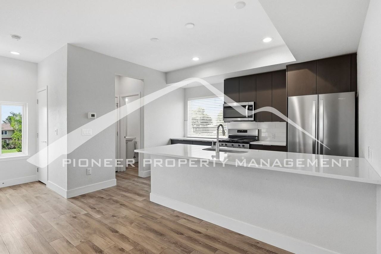 1174 S Reed Way - Photo 7 of 32