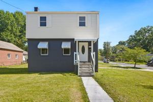 featured image of 5204 Lackawanna St