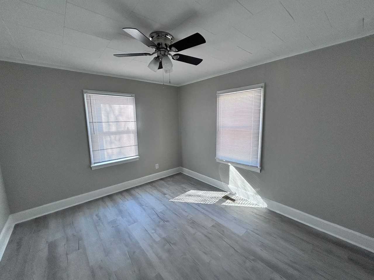 1408 Poston Cir - Photo 4 of 5