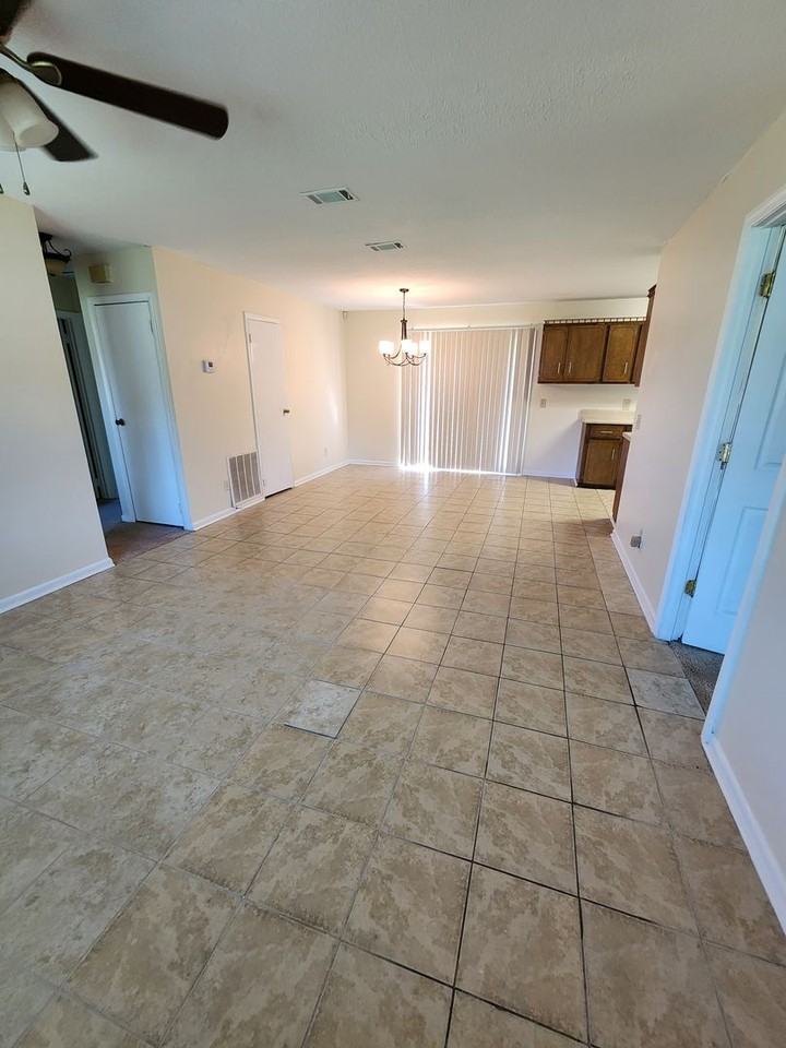 802 Margaret Rd - Photo 4 of 22