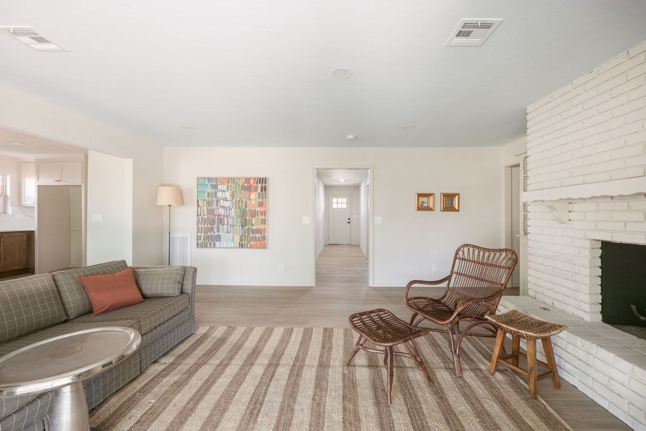 2716 Carlton Way - Photo 3 of 15