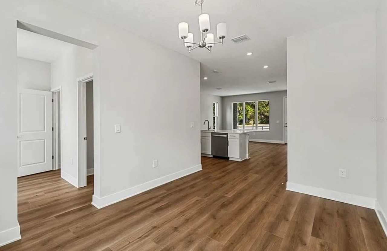 1005 W Cypress St - Photo 3 of 14