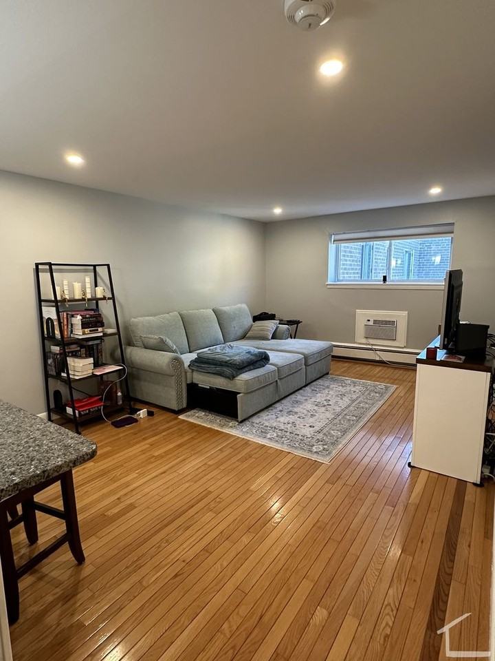 122 Tremont St - Photo 5 of 18