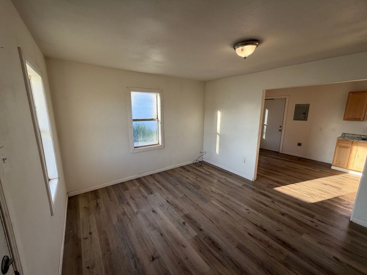 4511 Avenue G - Photo 2 of 5