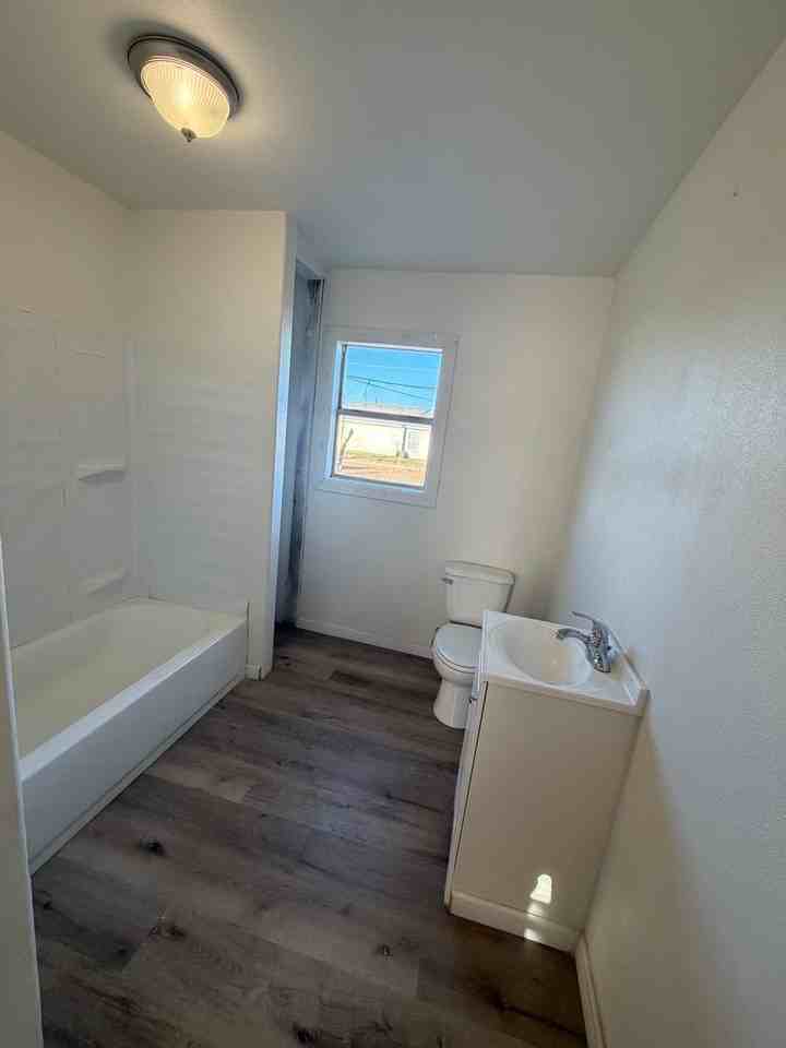4511 Avenue G - Photo 4 of 5