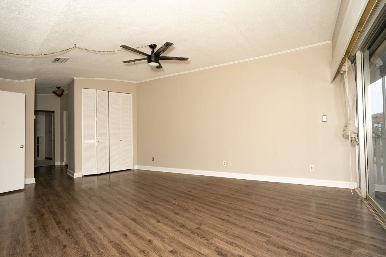 823 S Water St - Photo 4 of 20