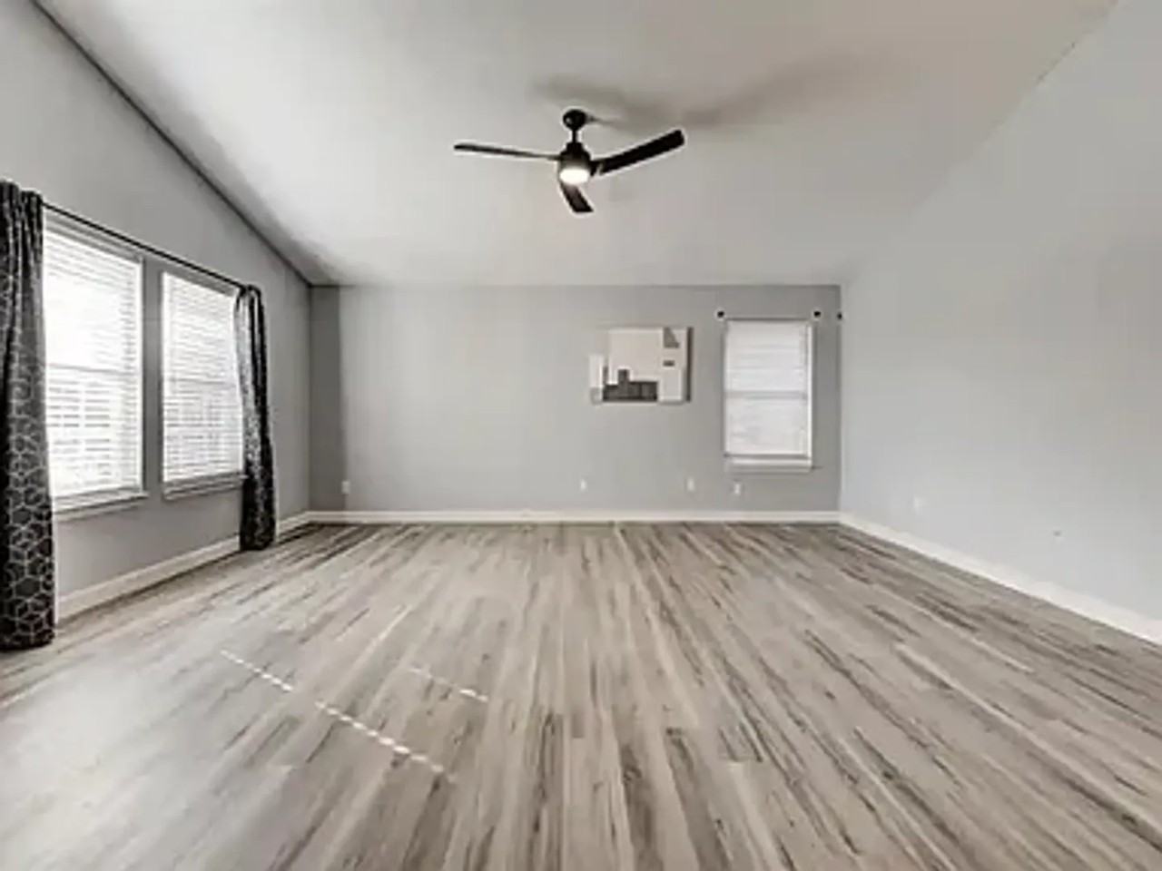 18637 Piedra Dr - Photo 3 of 18