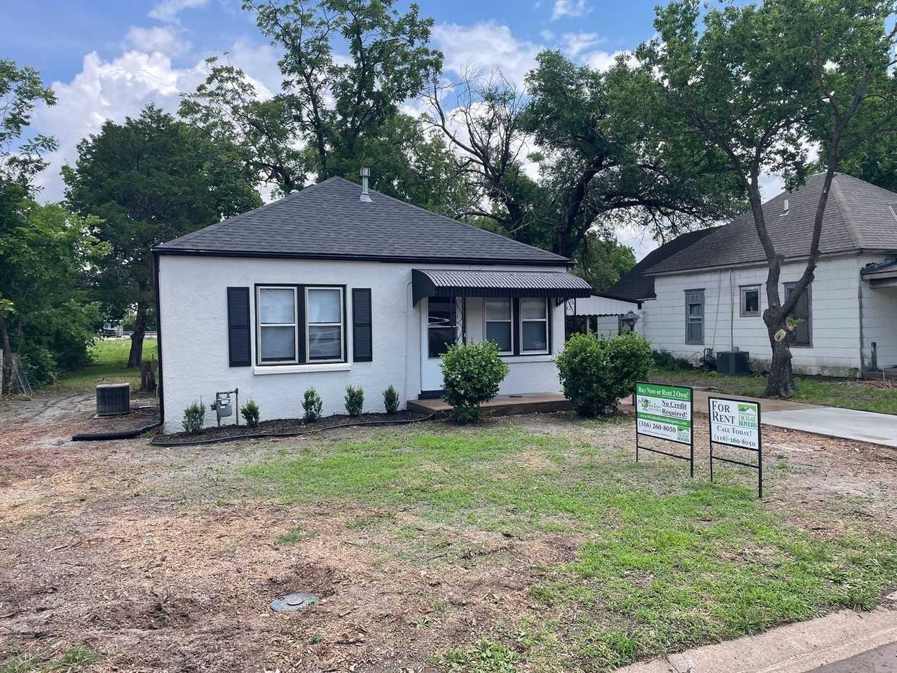 1511 N B St - Photo 2 of 13