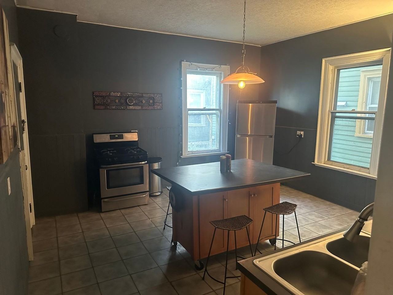 569 Elmwood Ave - Photo 5 of 13