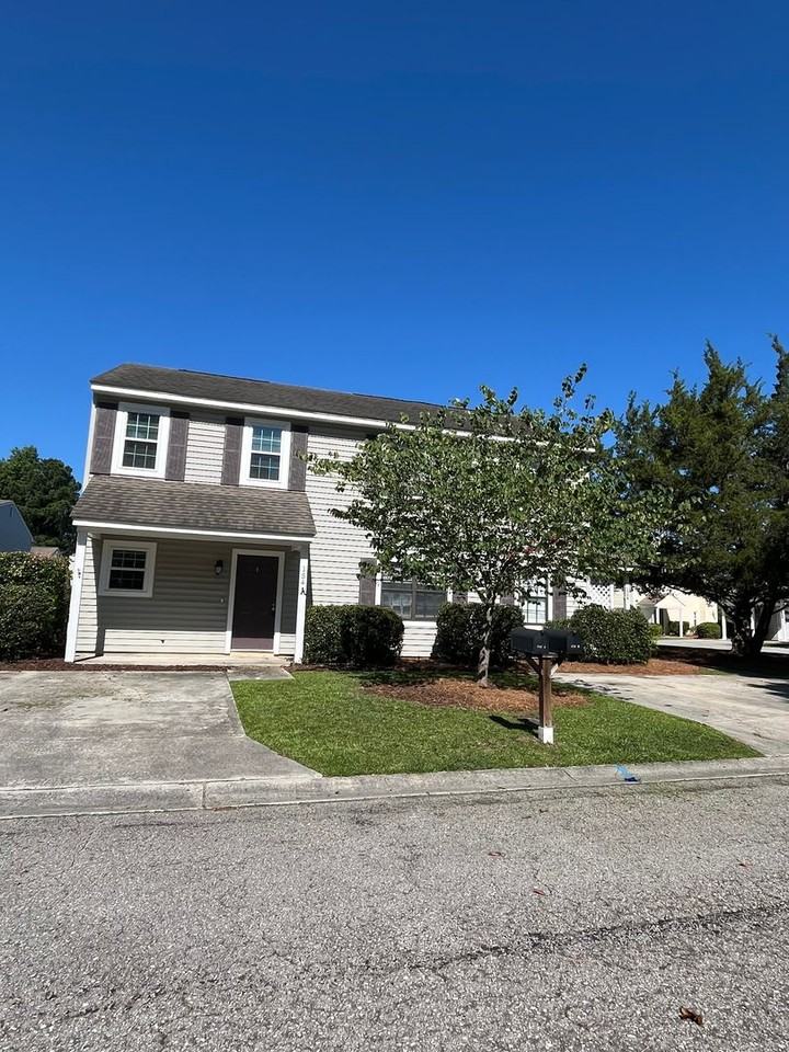 154 Lullwater Dr