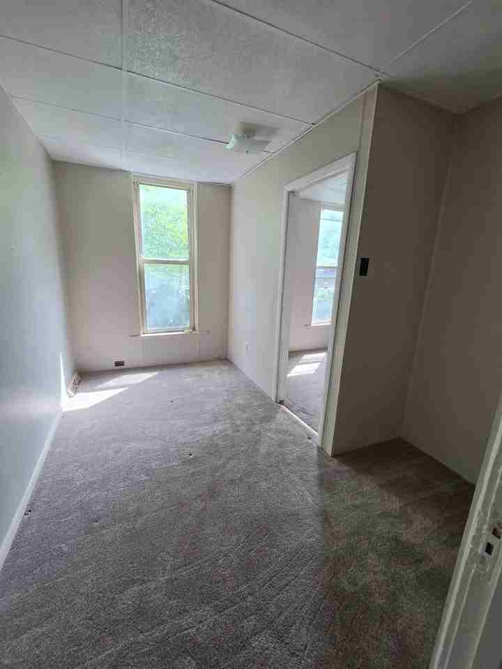519 E 6th St #4 - Photo 7 of 8