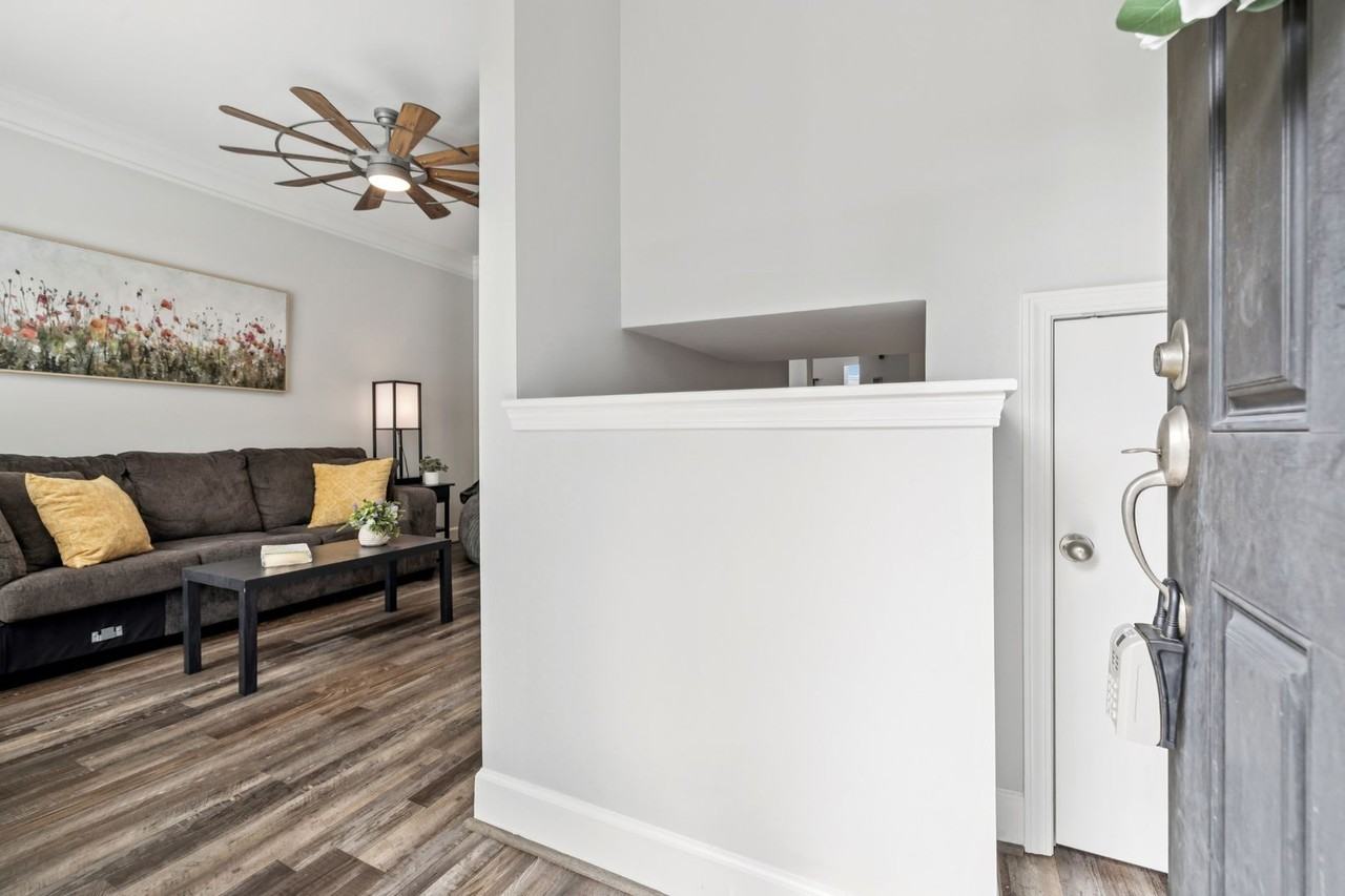 4705 Brighton Village Dr - Photo 3 of 32