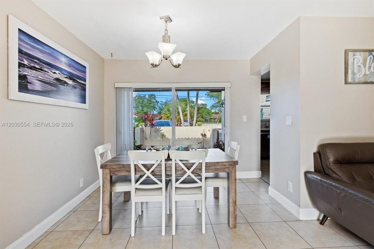 4119 Coral Springs Dr ## C6 - Photo 3 of 15