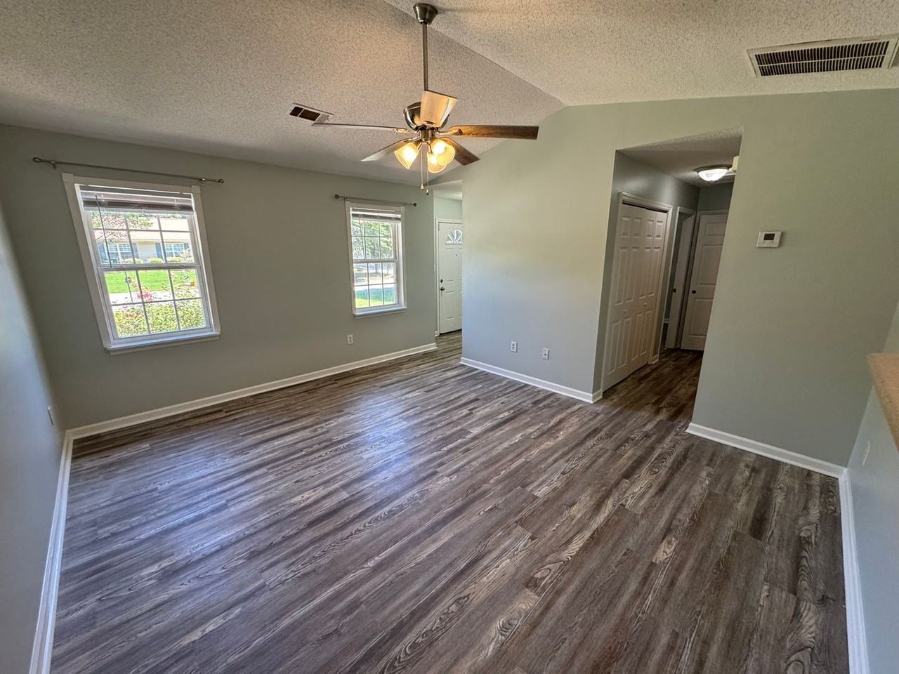 212 Harvest Way - Photo 4 of 21