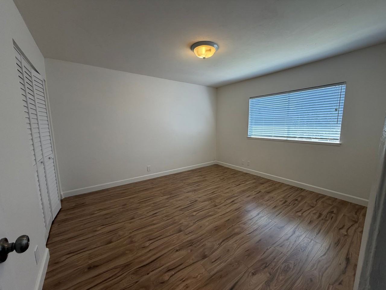 727 Hathaway Ct - Photo 4 of 9