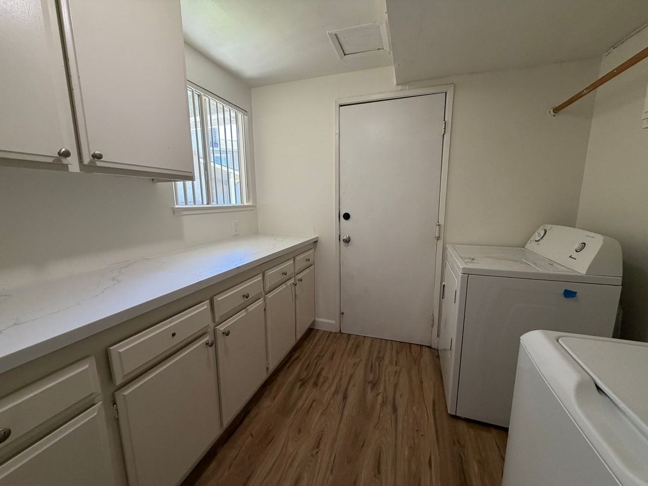 727 Hathaway Ct - Photo 7 of 9