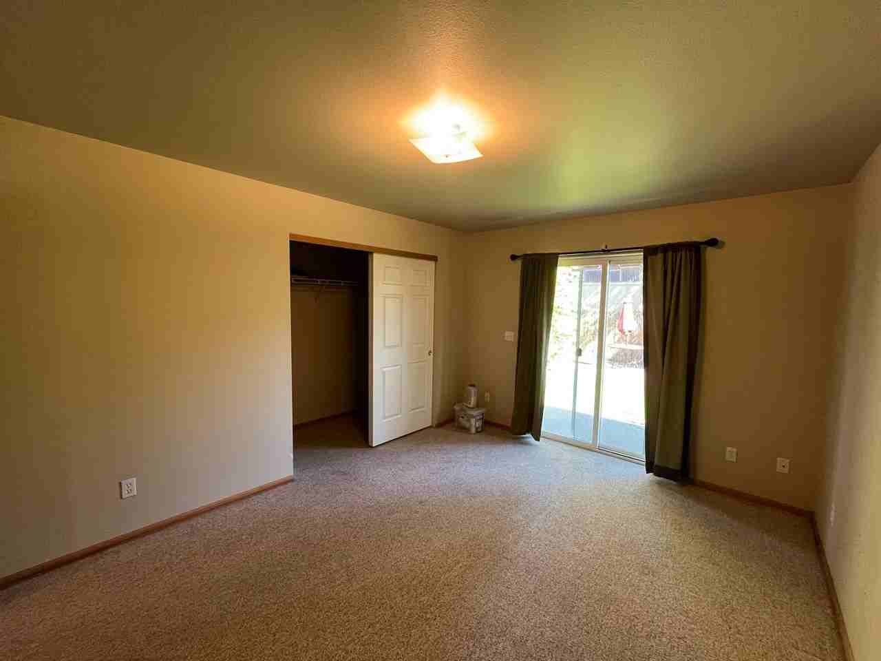 588 Se Roosevelt Ave - Photo 3 of 13