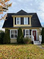 featured image of 2211 Walnut St