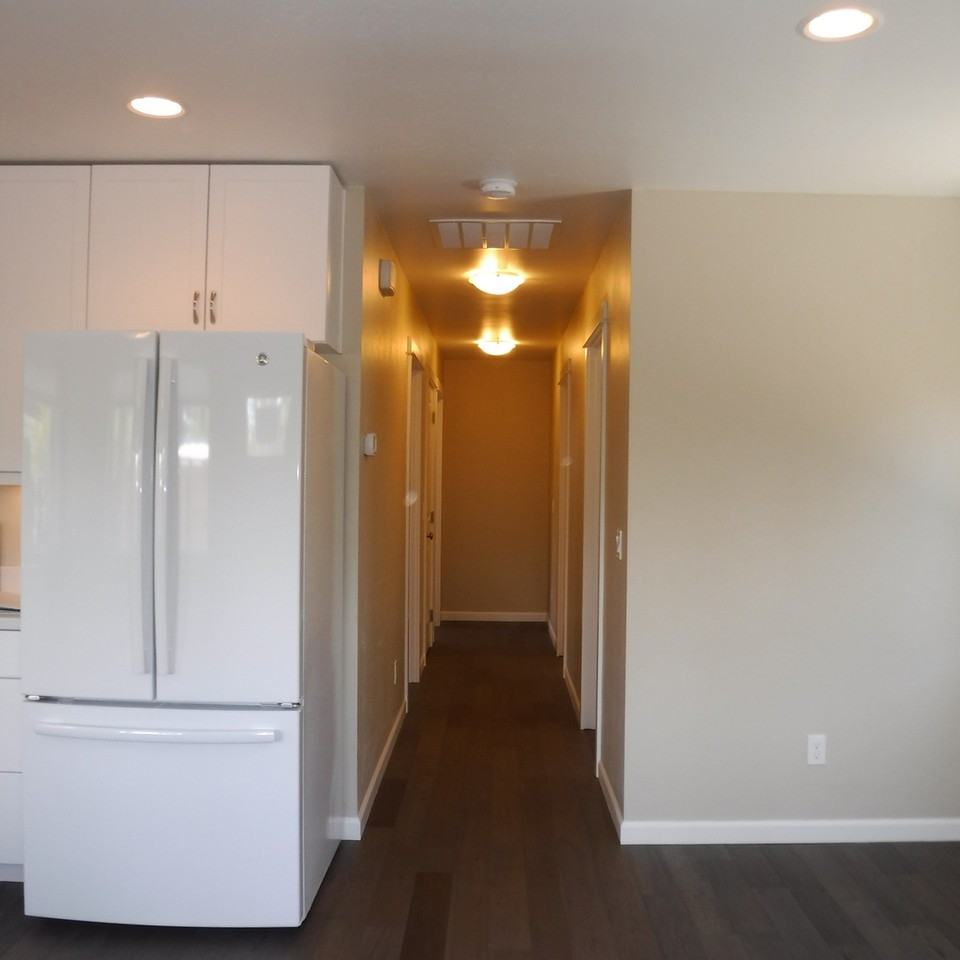1609 Ne 8th St #2 - Photo 4 of 18