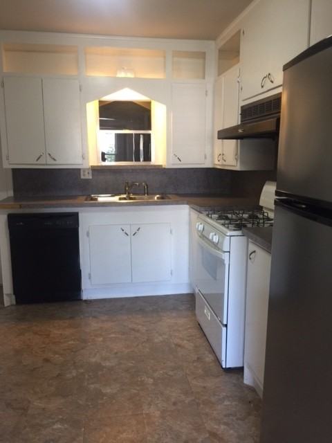 3228 Nw 27th St - Photo 4 of 8