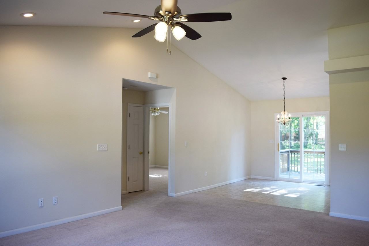 21057 Larson Rd - Photo 3 of 31