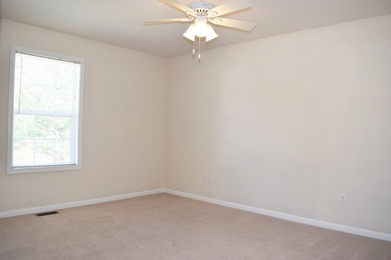 21057 Larson Rd - Photo 6 of 31