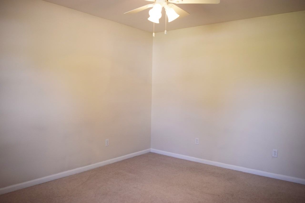 21057 Larson Rd - Photo 3 of 31