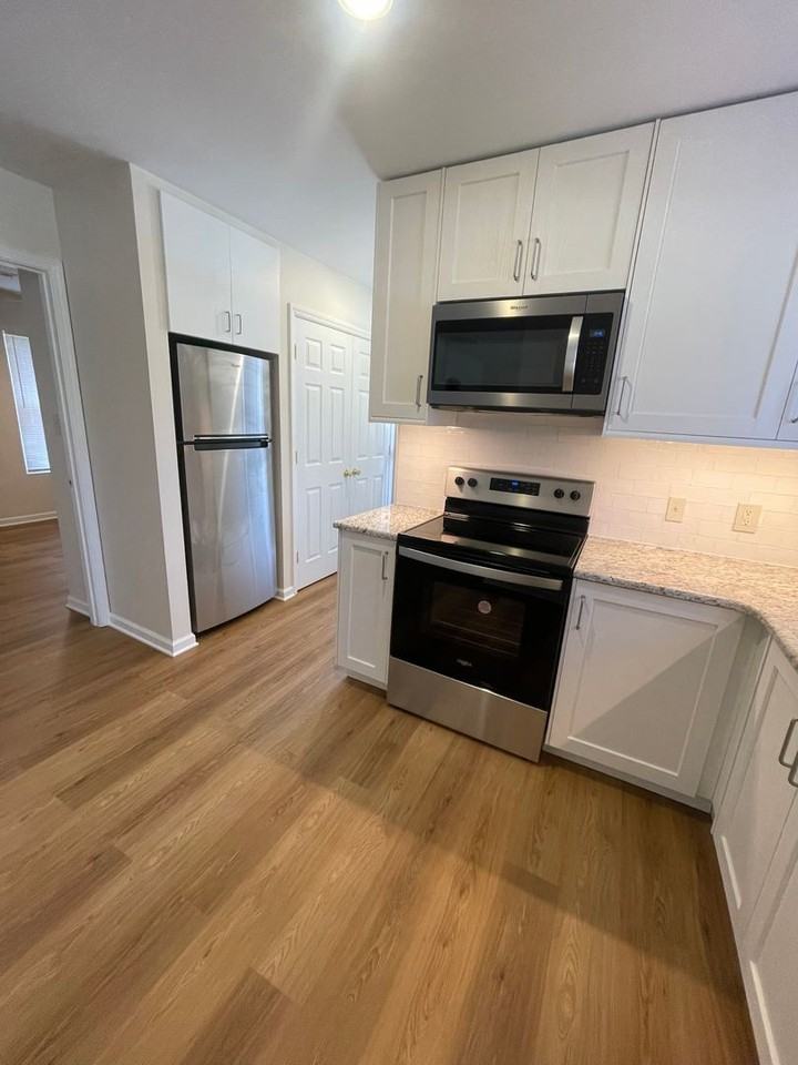 1624 Pineburr Ln - Photo 2 of 12