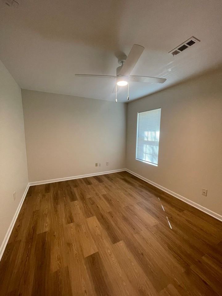 1624 Pineburr Ln - Photo 6 of 12