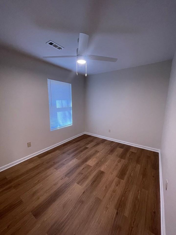 1624 Pineburr Ln - Photo 7 of 12