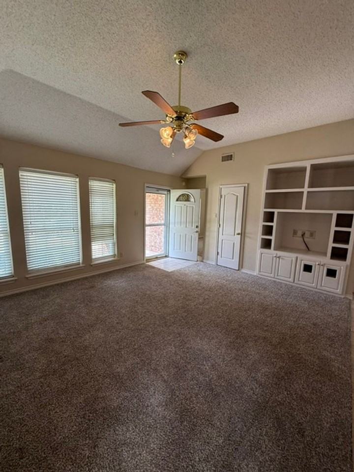 1097 Lytle Creek Dr - Photo 3 of 23