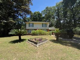 featured image of 374 N Lloyd St