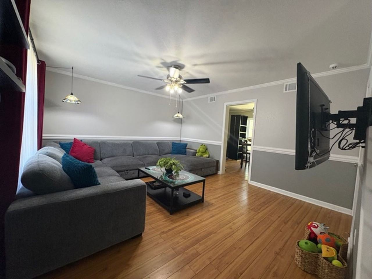 374 N Lloyd St - Photo 3 of 22