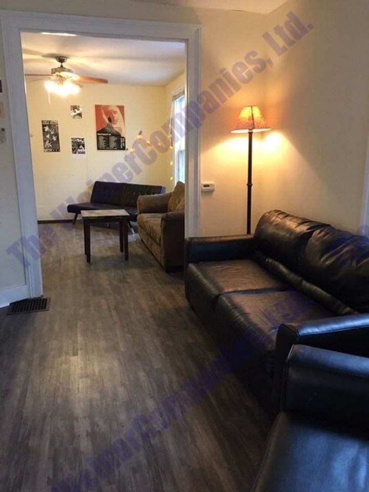 403 W Illinois St - Photo 5 of 20