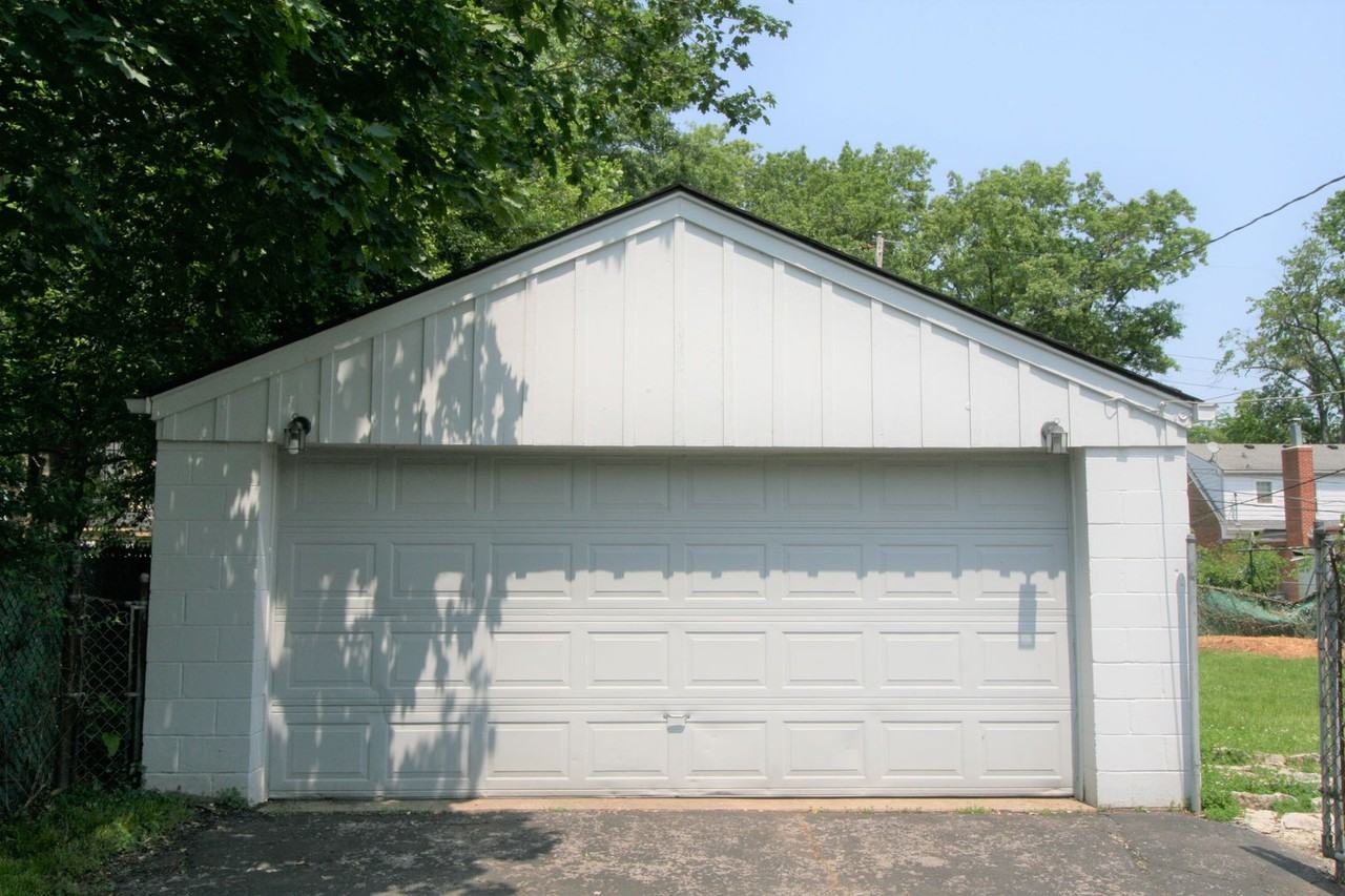 529 Reed Ln - Photo 3 of 24